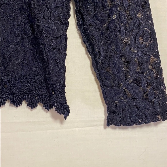 SUPER CUTE Floral Lace Crop Top - Picture 3 of 8